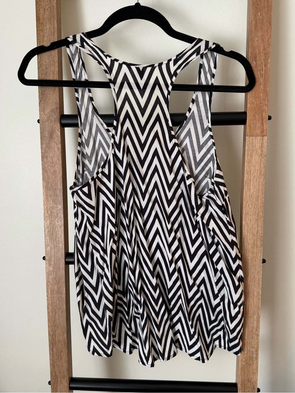 H&M Chevron Racerback Tank - Picture 3 of 3